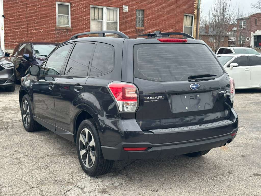 2017 Subaru Forester Image 8