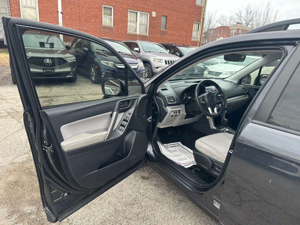 2017 Subaru Forester Image 9