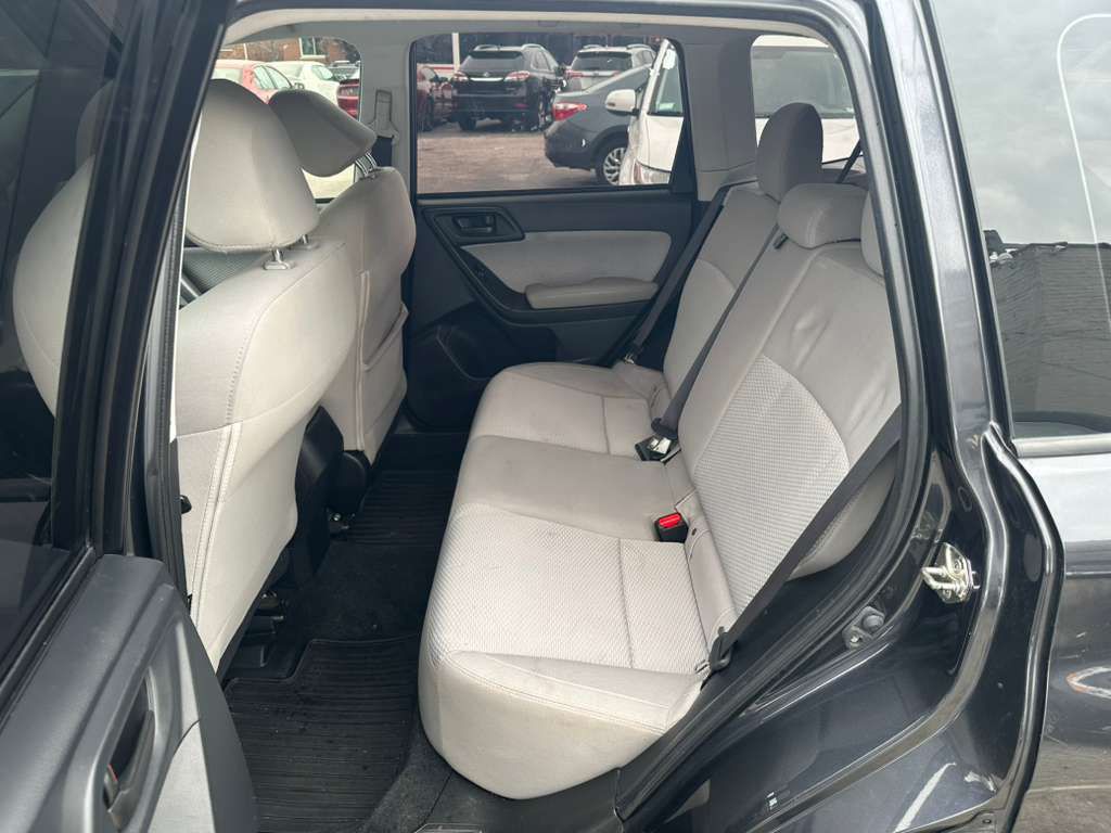 2017 Subaru Forester Image 21