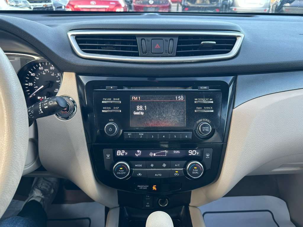 2014 Nissan Rogue Image 16