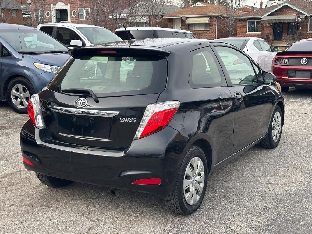2012 Toyota Yaris Image 6