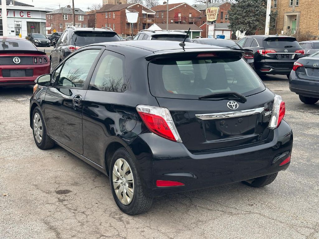 2012 Toyota Yaris Image 8