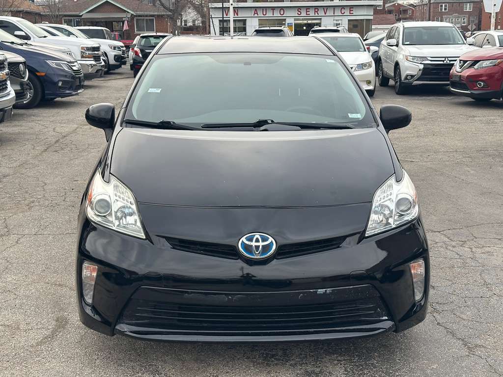 2015 Toyota Prius Image 2