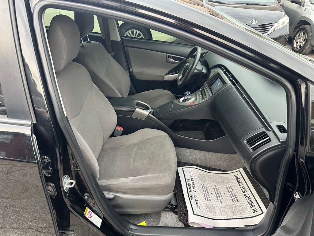 2015 Toyota Prius Image 12