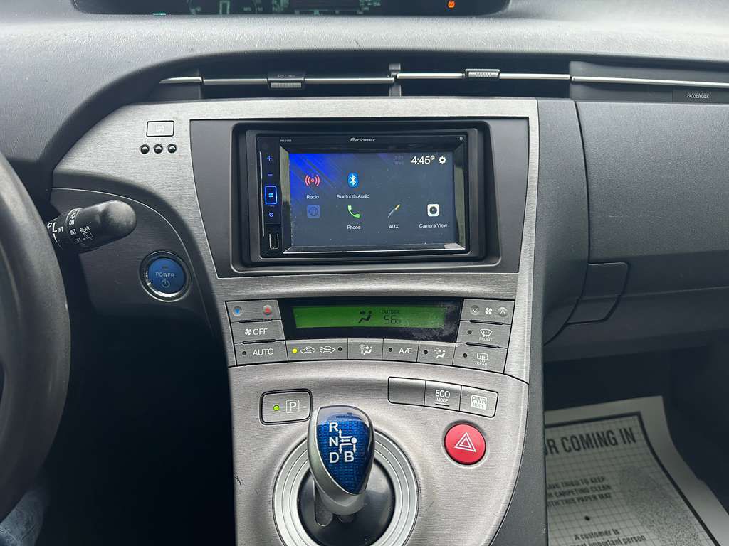 2015 Toyota Prius Image 16