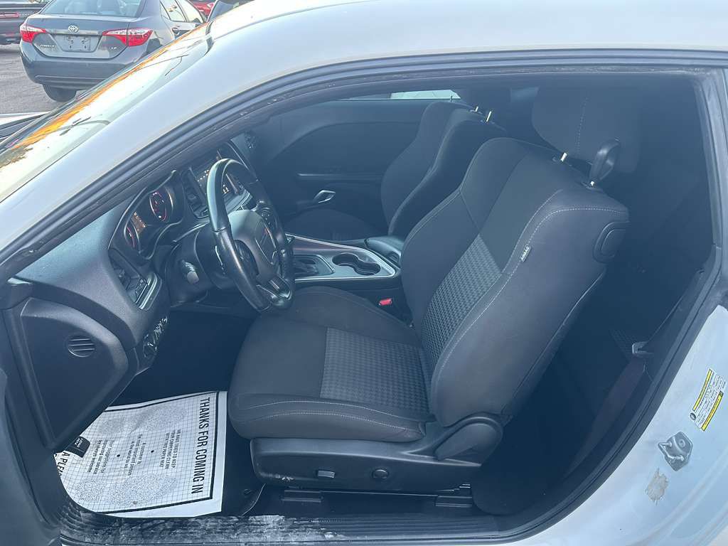 2022 Dodge Challenger Image 10