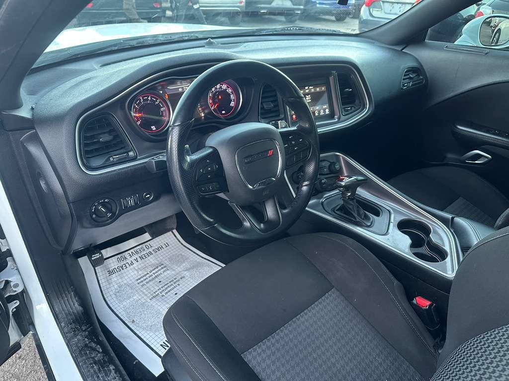 2022 Dodge Challenger Image 11