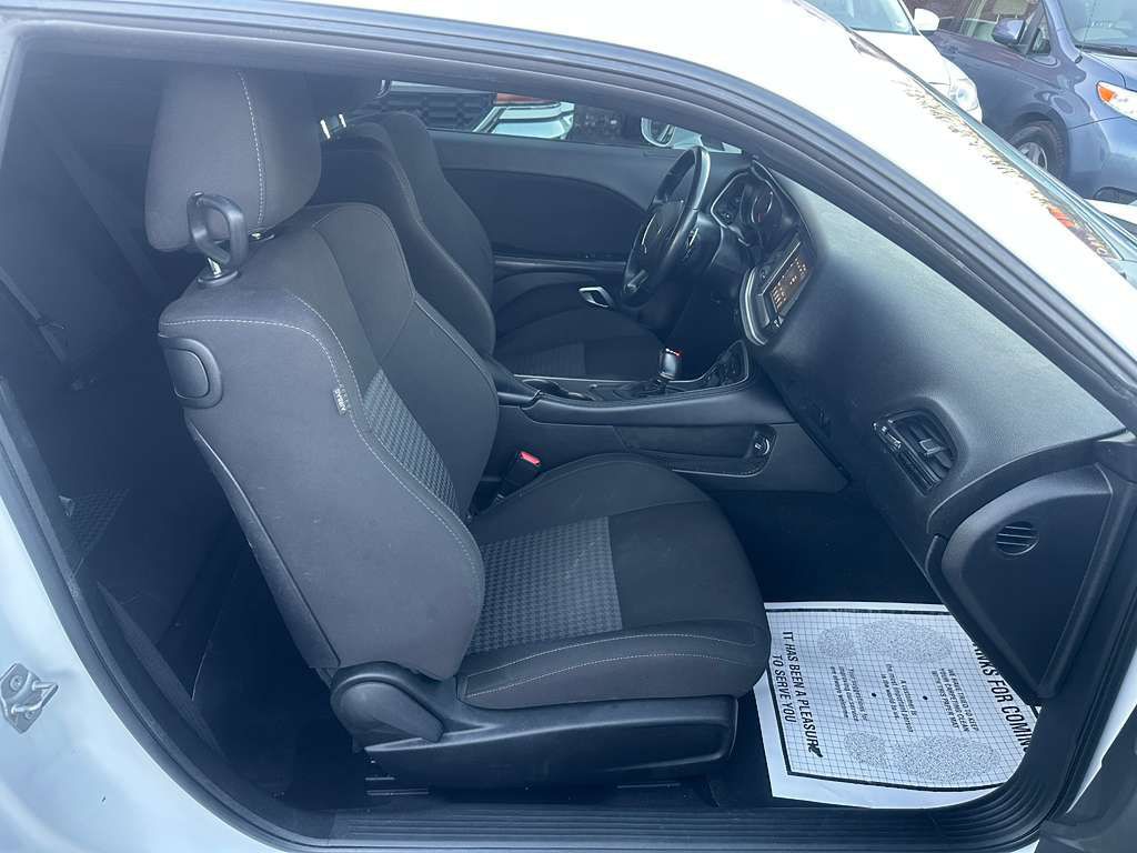 2022 Dodge Challenger Image 13