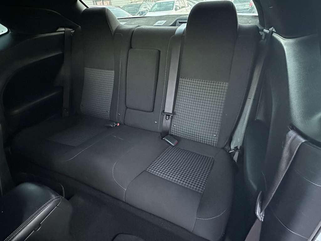 2022 Dodge Challenger Image 19