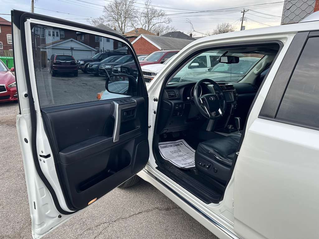 2011 Toyota 4Runner Image 9