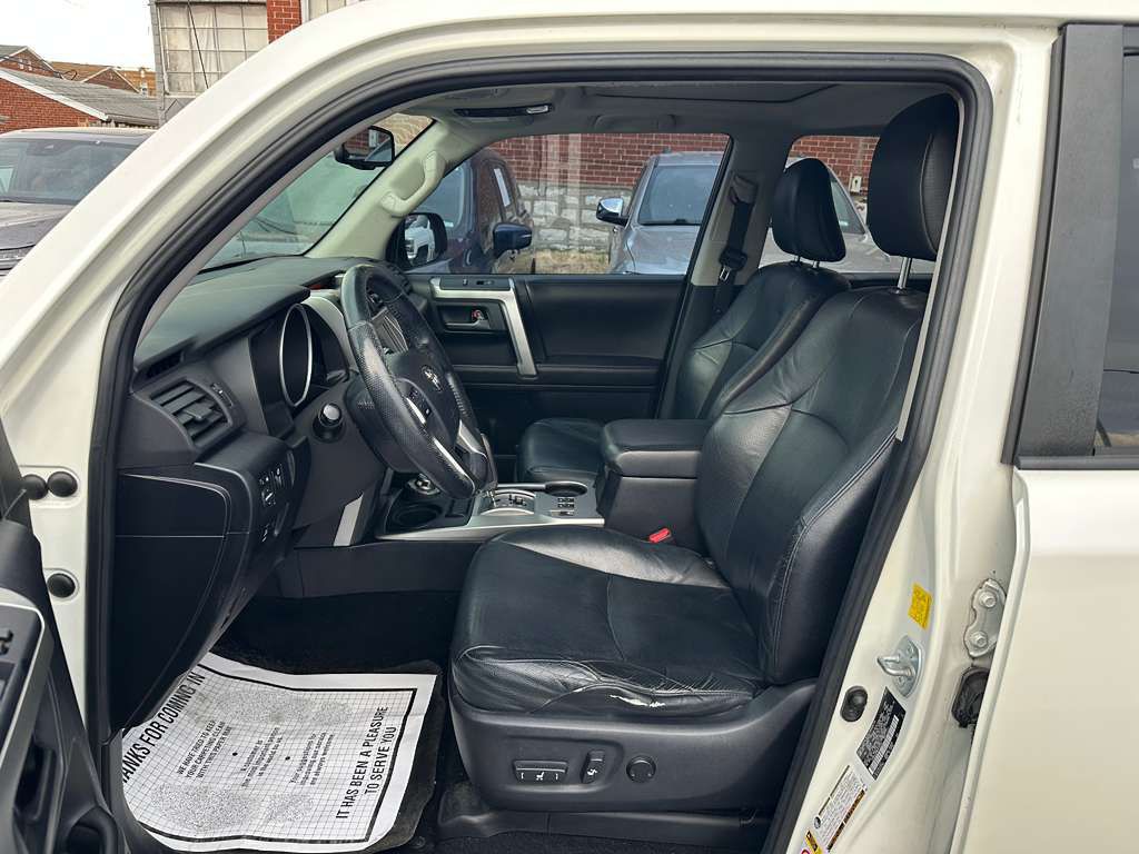 2011 Toyota 4Runner Image 10