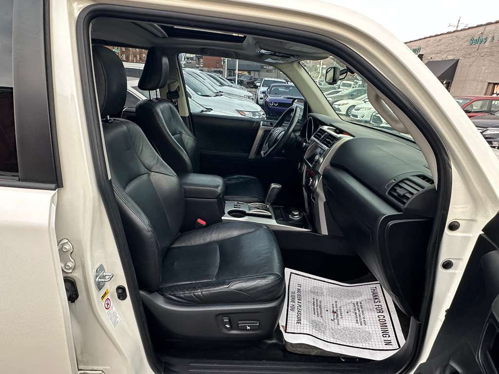 2011 Toyota 4Runner Image 12