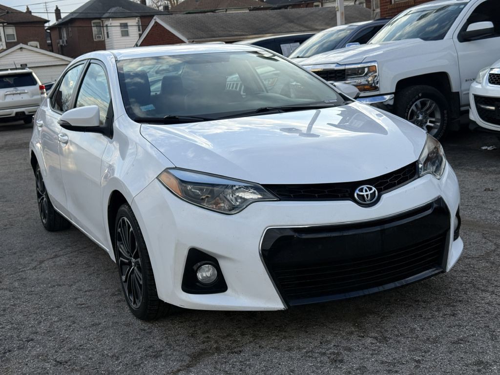 2015 Toyota Corolla Image 1