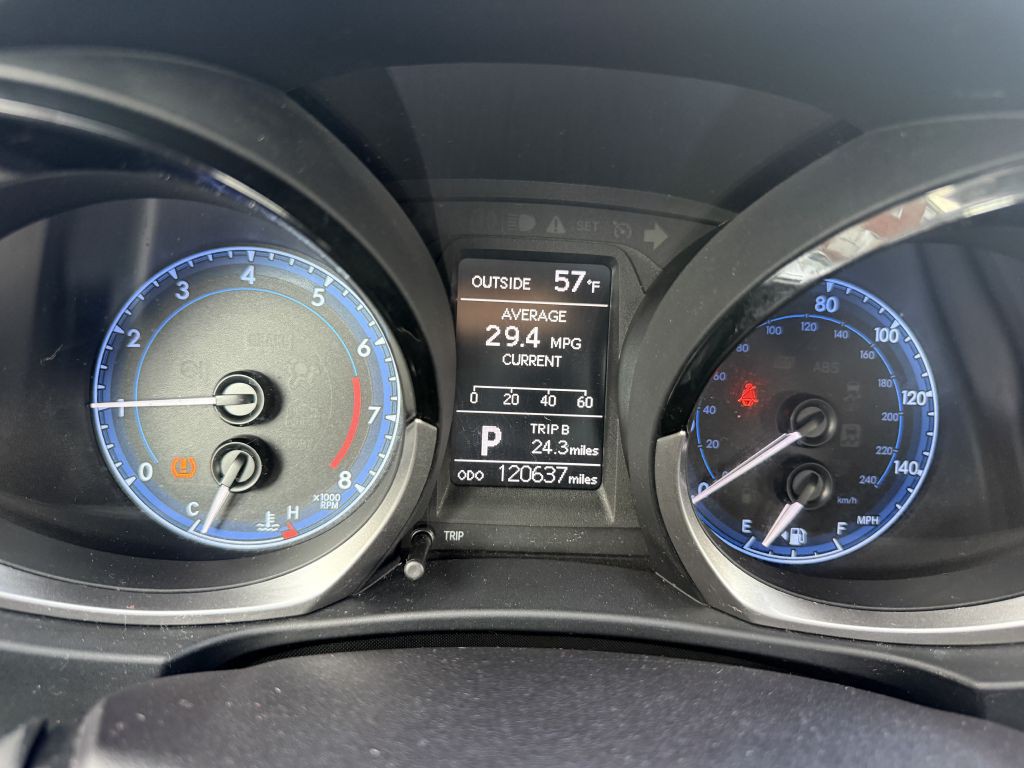 2015 Toyota Corolla Image 13