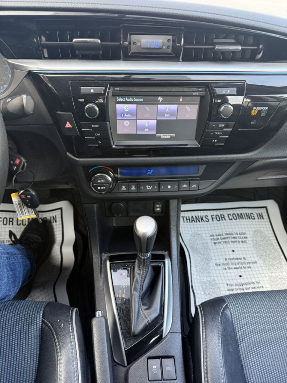 2015 Toyota Corolla Image 14