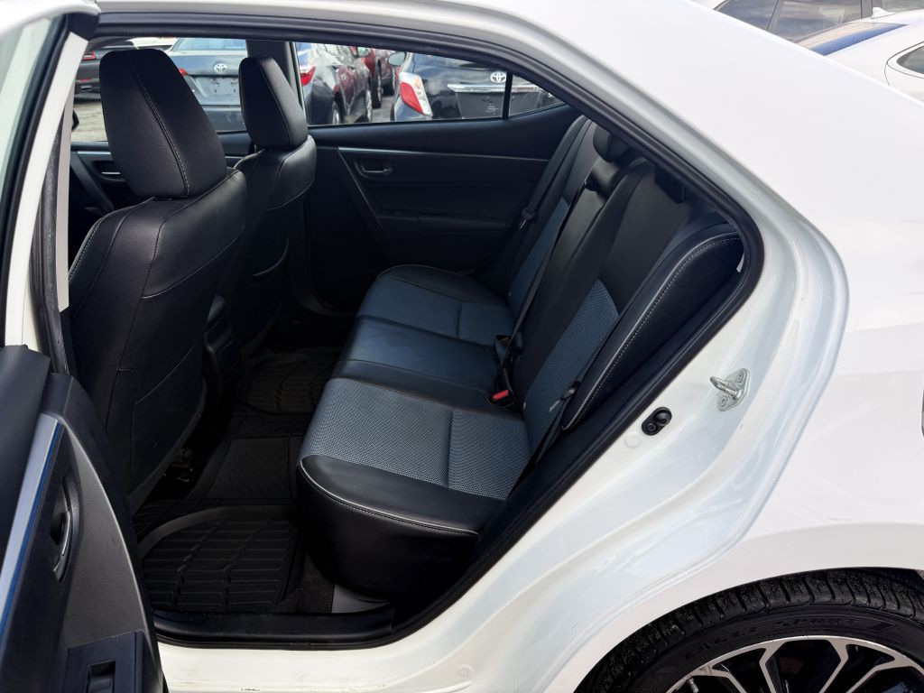 2015 Toyota Corolla Image 20