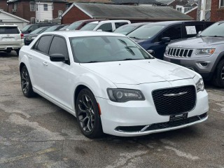 Image for 2018 Chrysler 300 Touring ID: 7242839