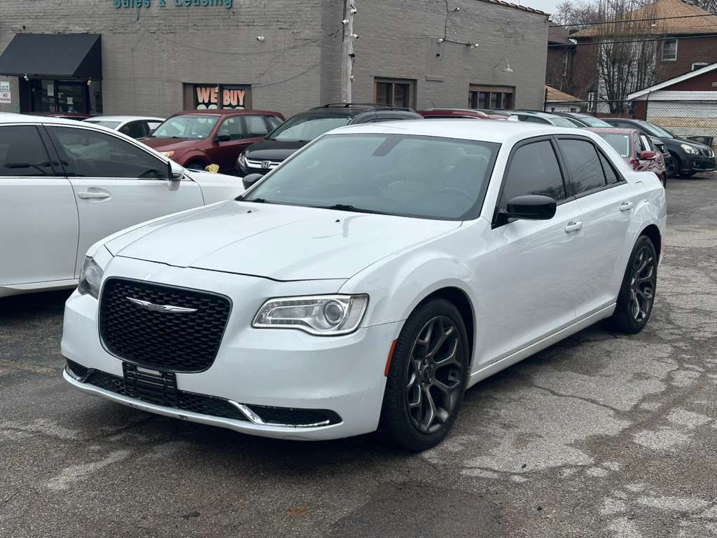 2018 Chrysler 300 Image 3