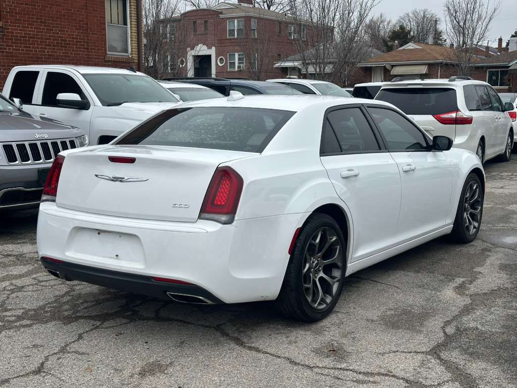 2018 Chrysler 300 Image 6