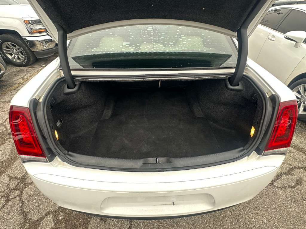 2018 Chrysler 300 Image 22