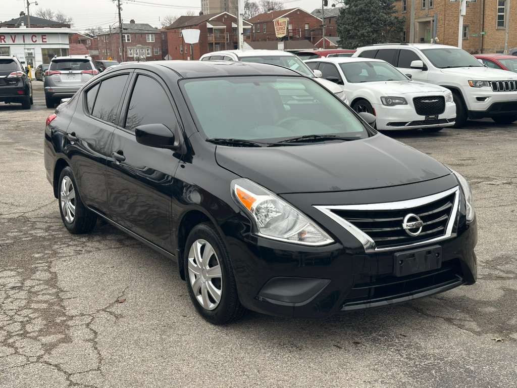 2017 Nissan Versa Image 1