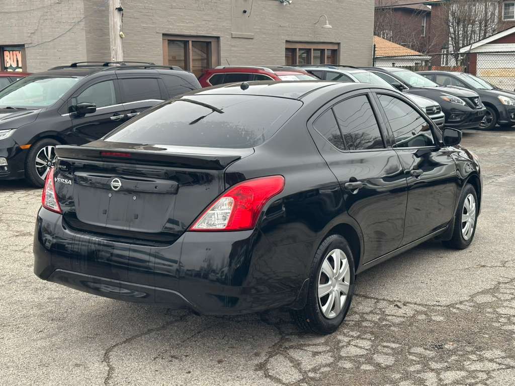 2017 Nissan Versa Image 6