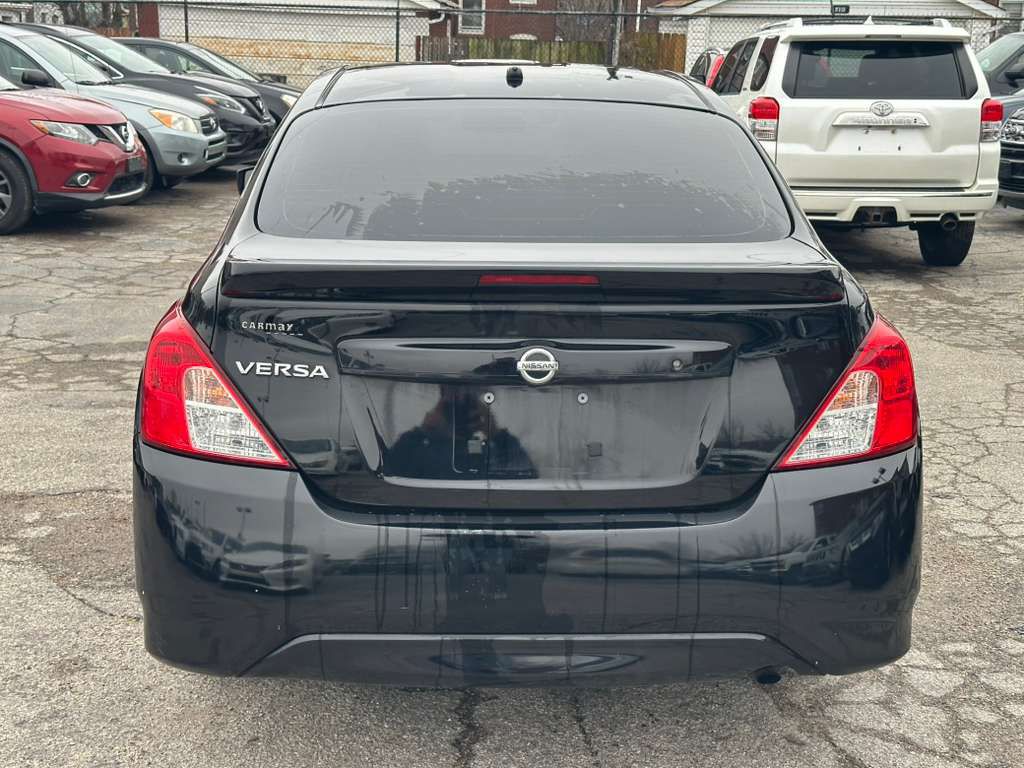 2017 Nissan Versa Image 7