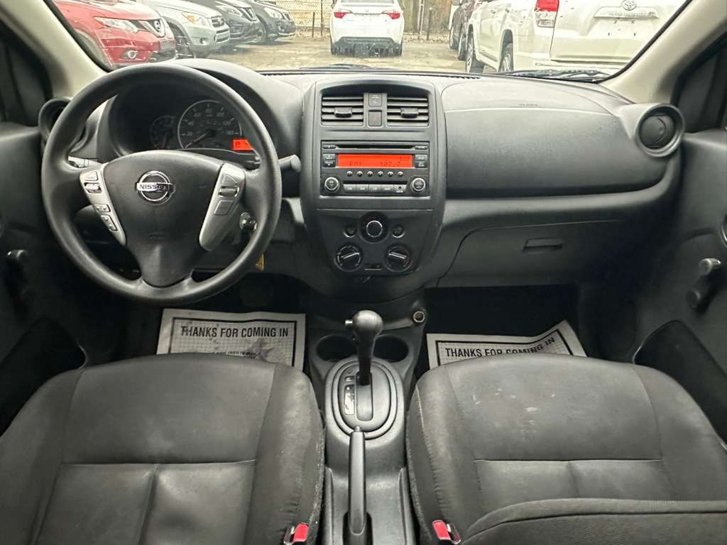 2017 Nissan Versa Image 14