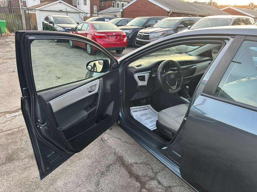 2016 Toyota Corolla Image 10