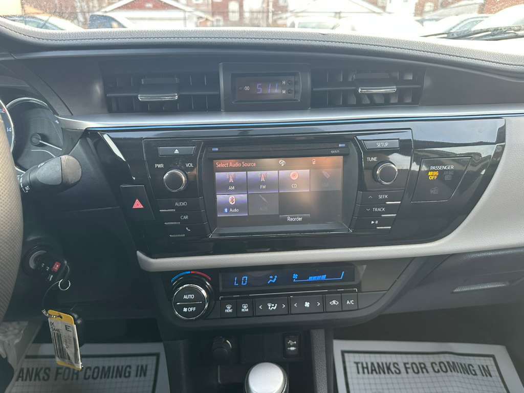 2016 Toyota Corolla Image 15