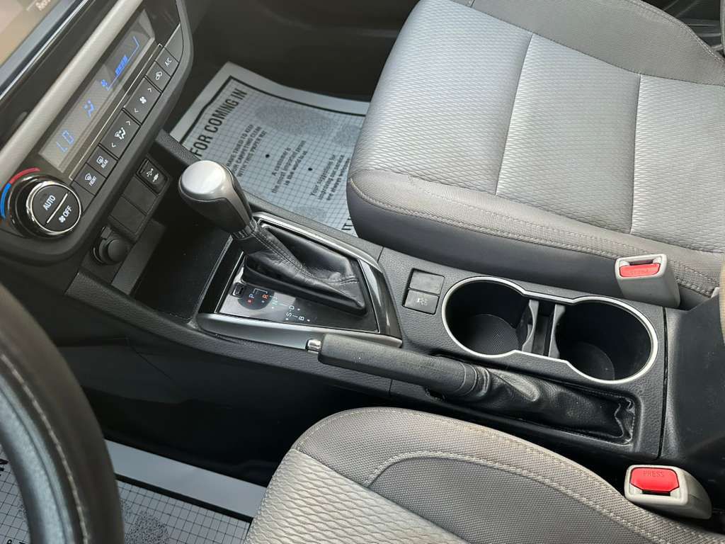 2016 Toyota Corolla Image 16