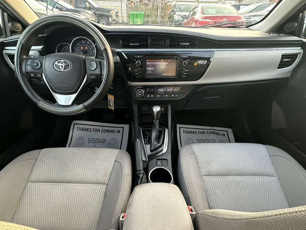 2016 Toyota Corolla Image 17