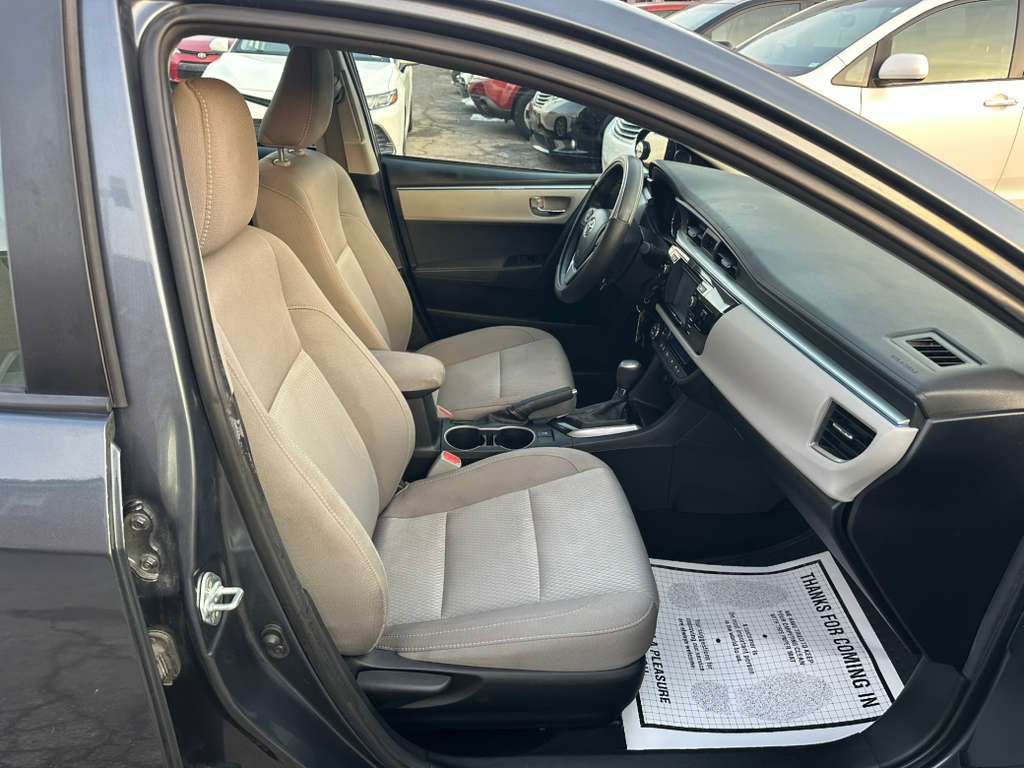 2016 Toyota Corolla Image 18