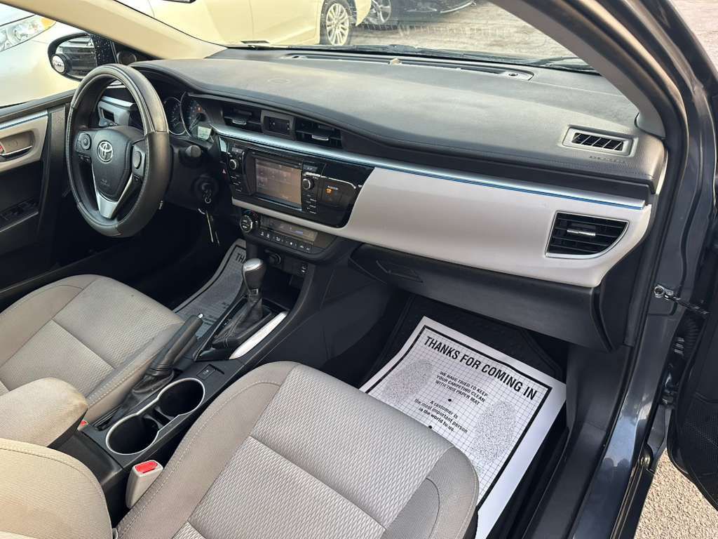 2016 Toyota Corolla Image 19