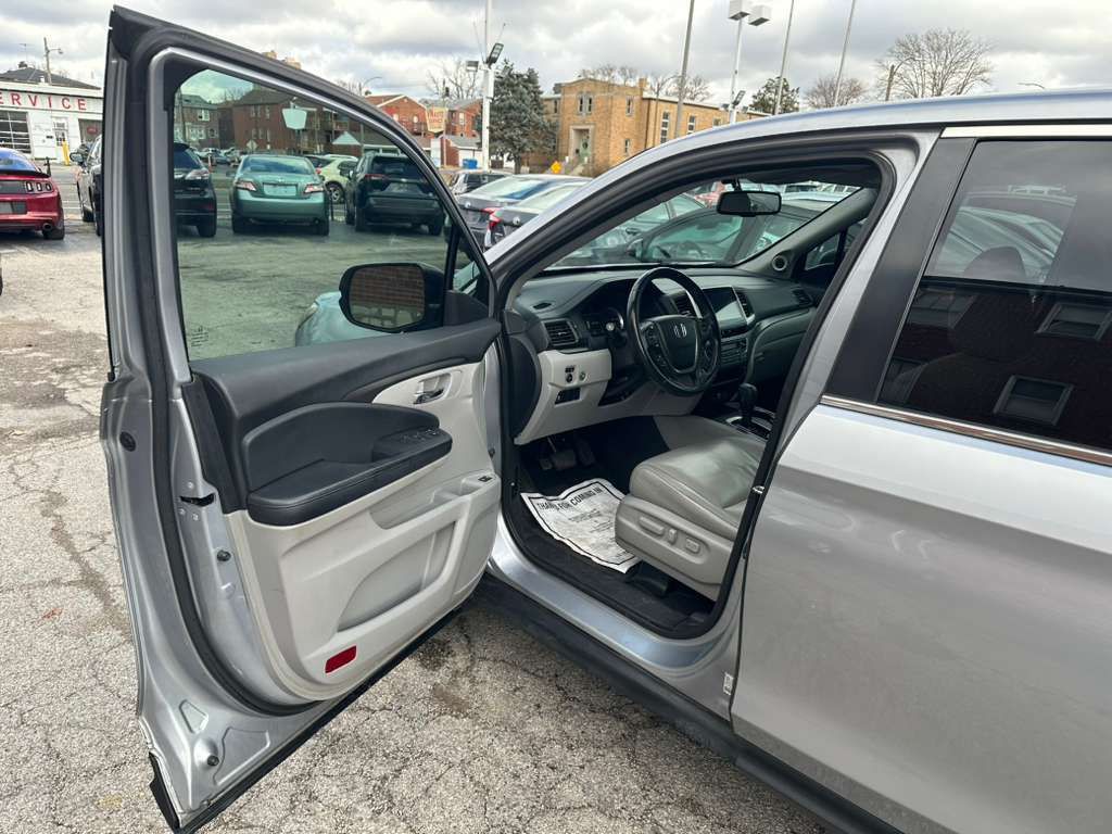2017 Honda Pilot Image 11