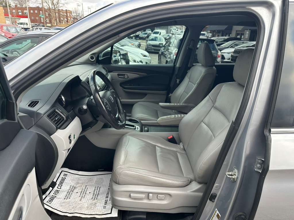 2017 Honda Pilot Image 12