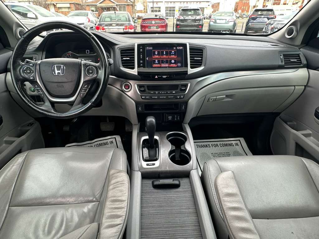 2017 Honda Pilot Image 17