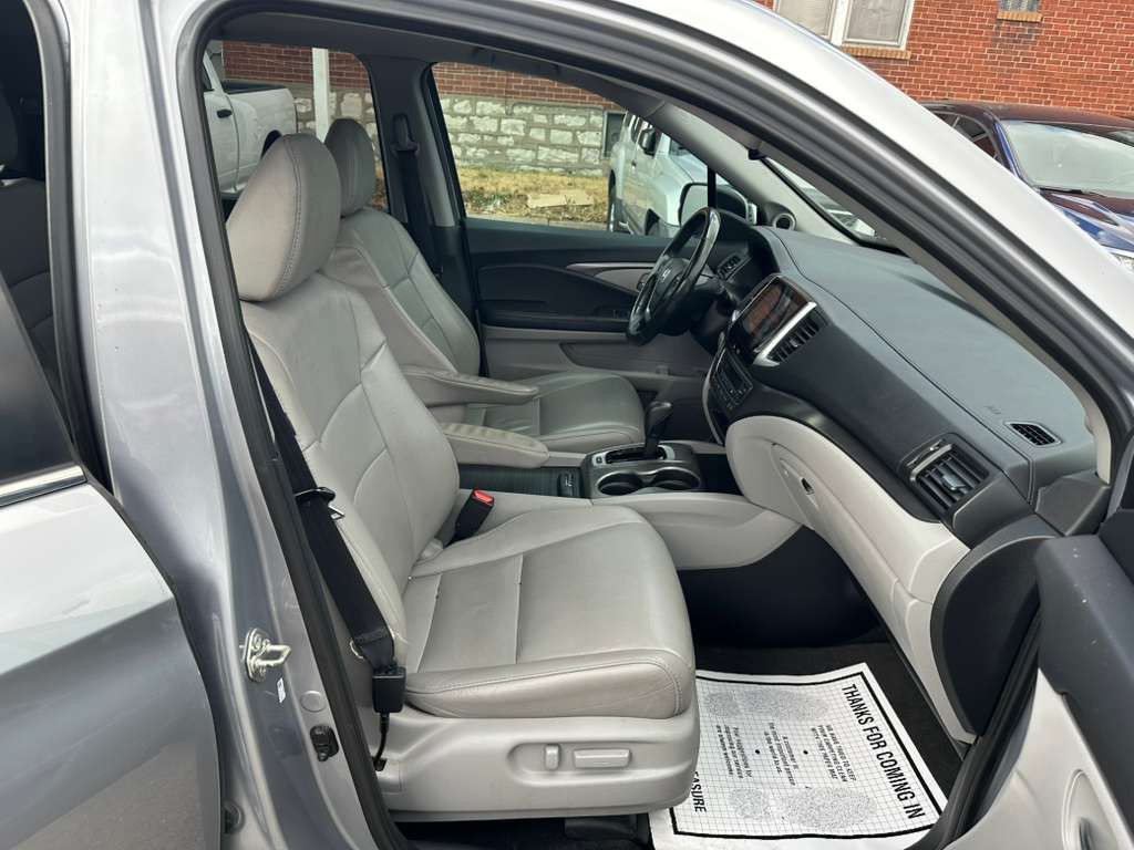 2017 Honda Pilot Image 22