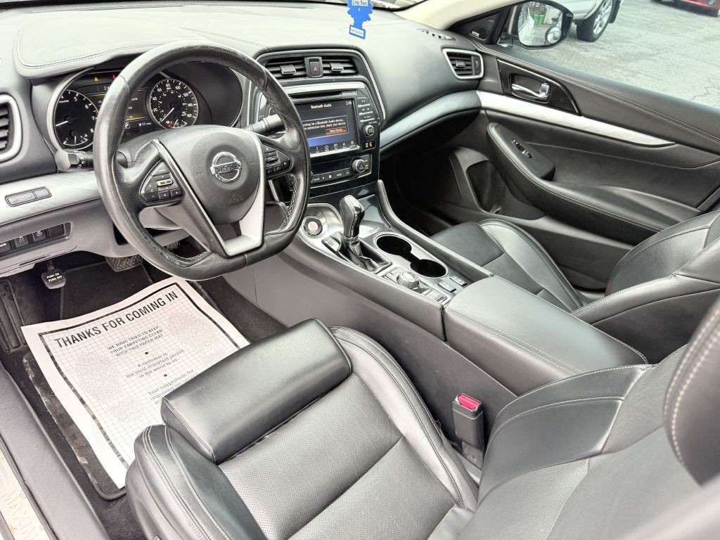 2017 Nissan Maxima Image 12