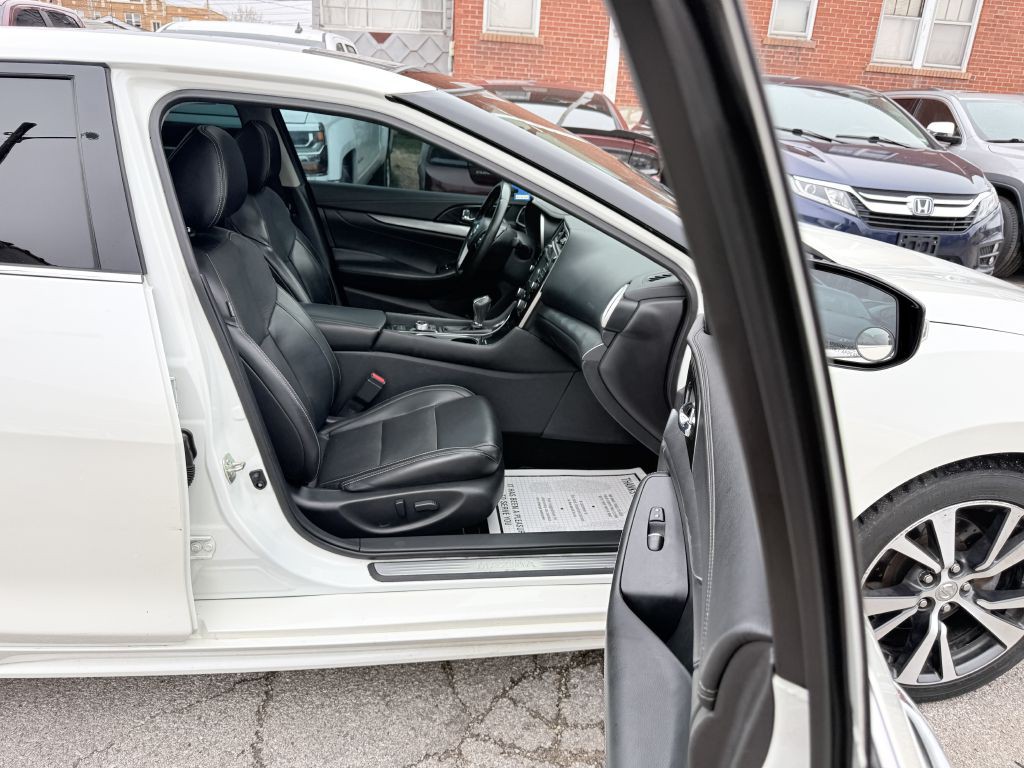 2017 Nissan Maxima Image 17