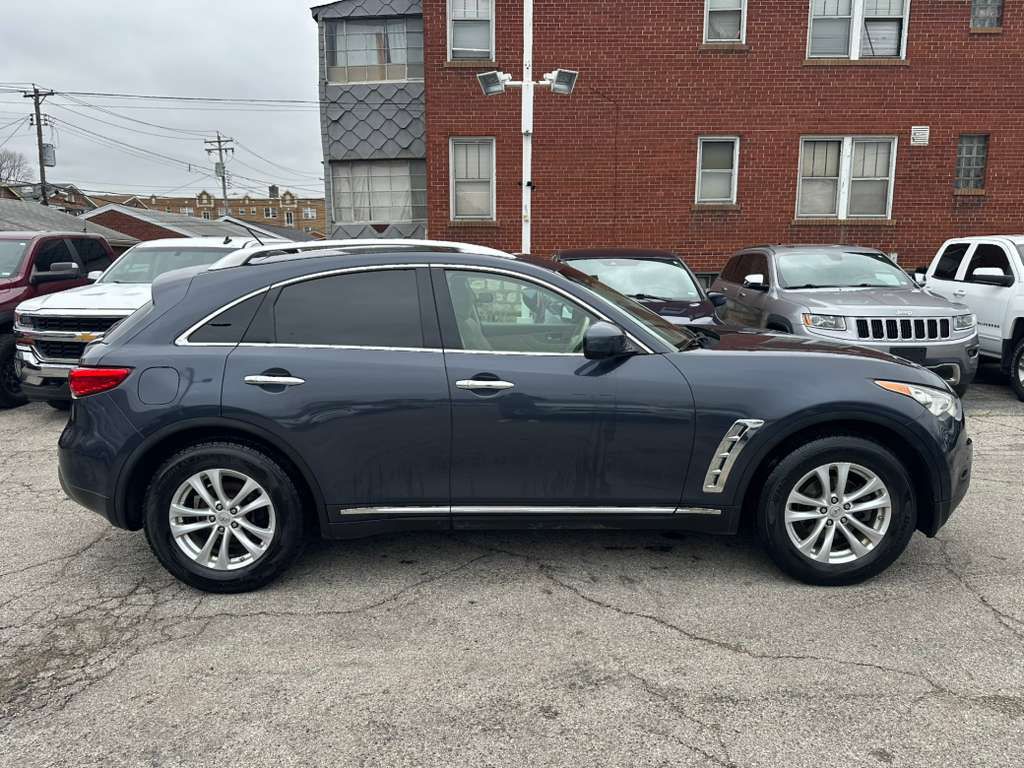2011 INFINITI FX35 Image 4