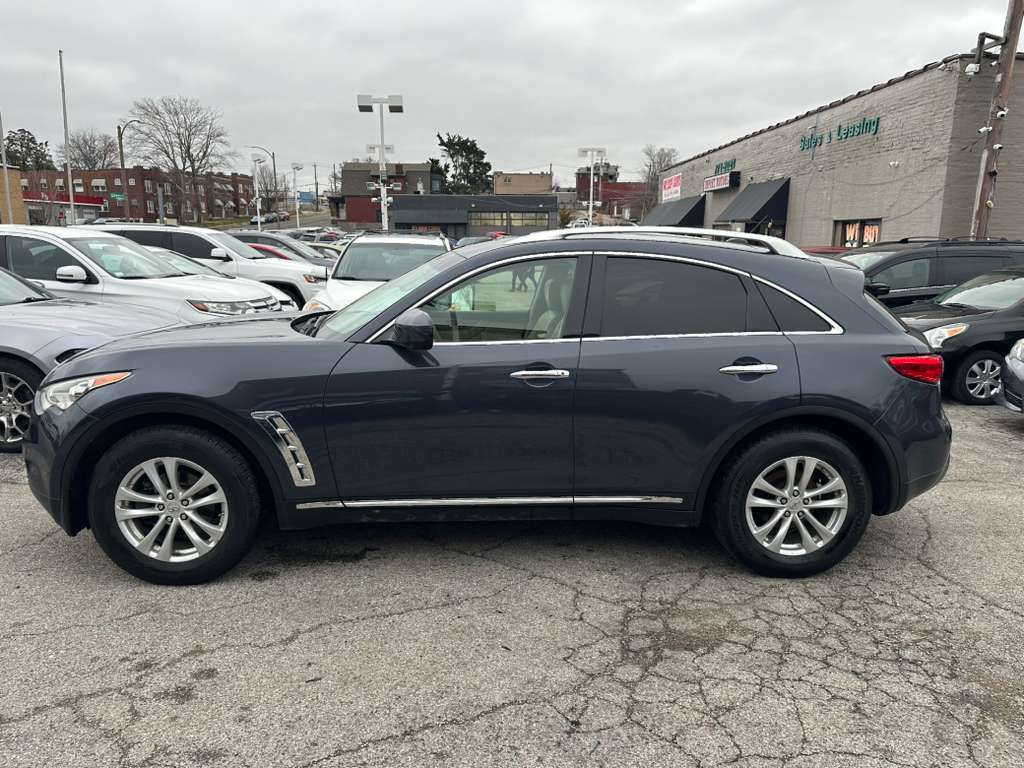 2011 INFINITI FX35 Image 5
