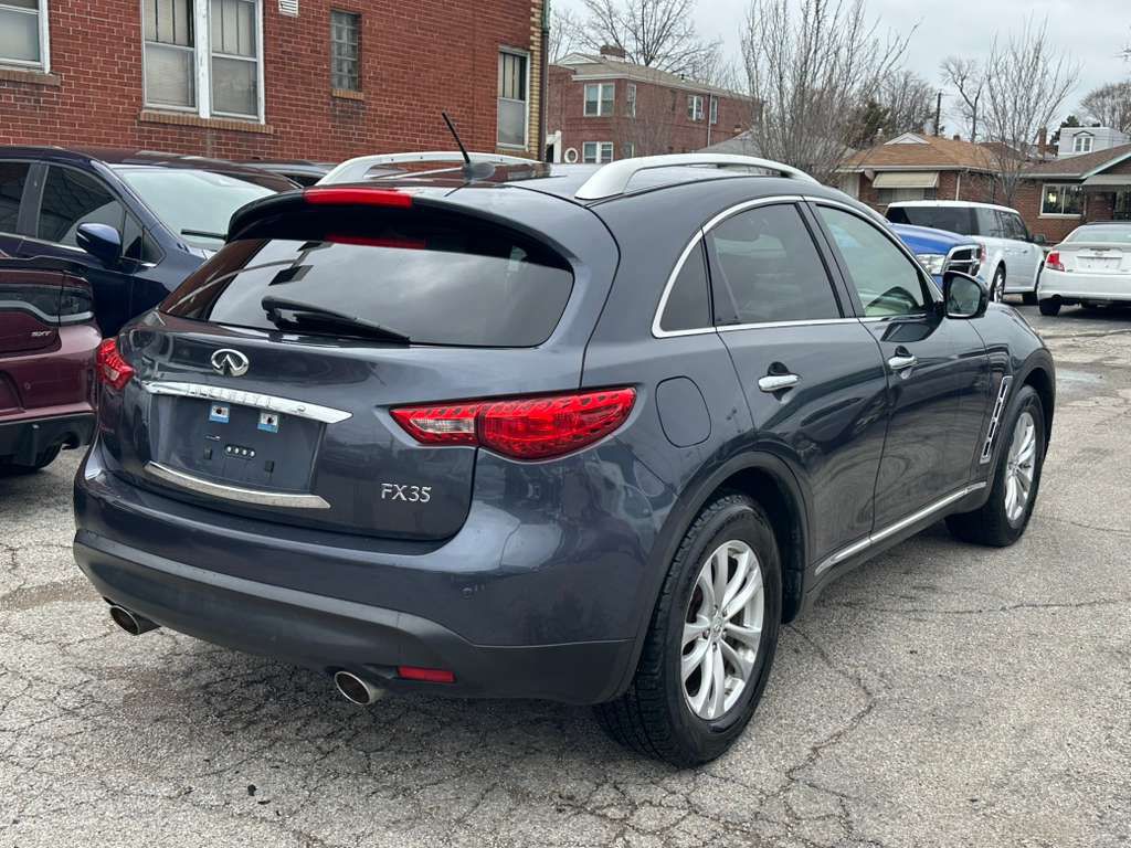 2011 INFINITI FX35 Image 7