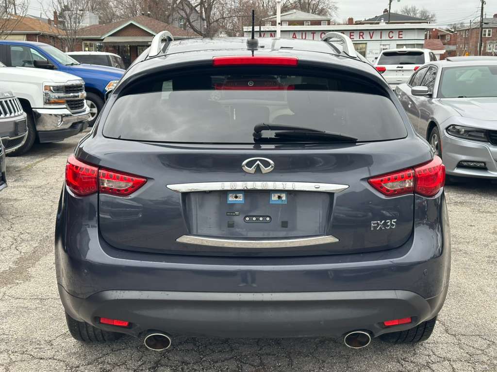 2011 INFINITI FX35 Image 8