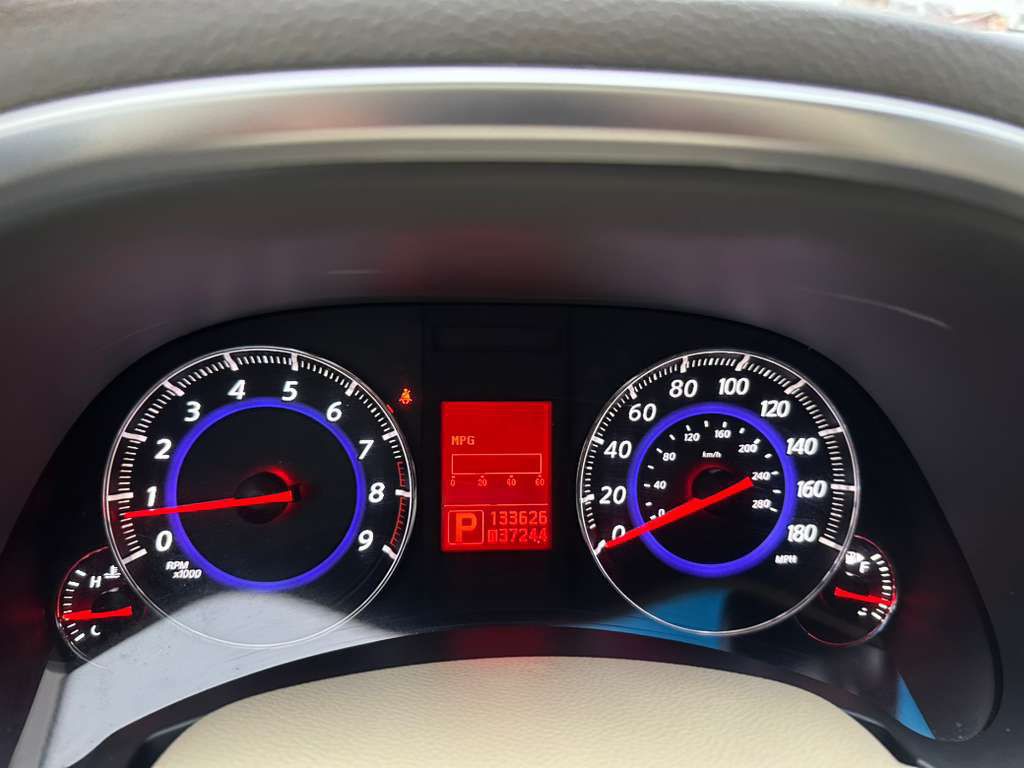 2011 INFINITI FX35 Image 16