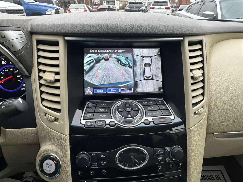 2011 INFINITI FX35 Image 18