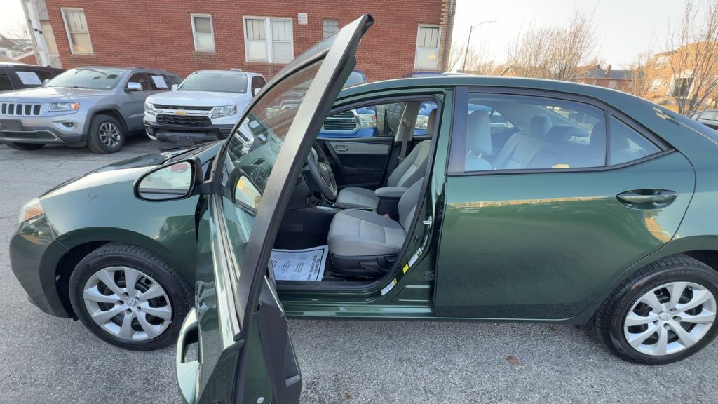 2015 Toyota Corolla Image 9