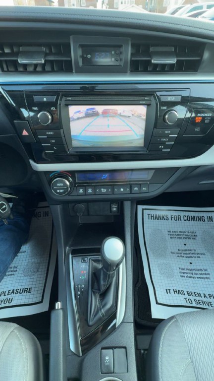 2015 Toyota Corolla Image 14