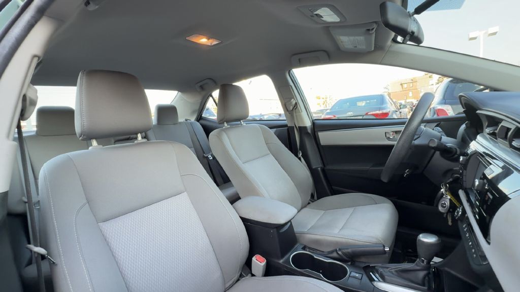 2015 Toyota Corolla Image 15