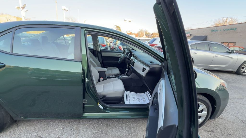 2015 Toyota Corolla Image 16